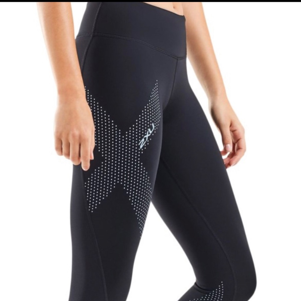 2xu Women’s midrise compression tights - Size L
